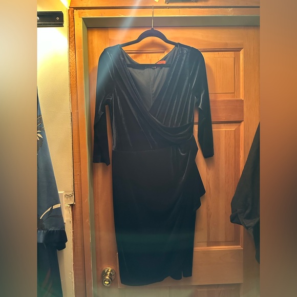 Betsy Johnson - Green Wrap Dress - Picture 2 of 2